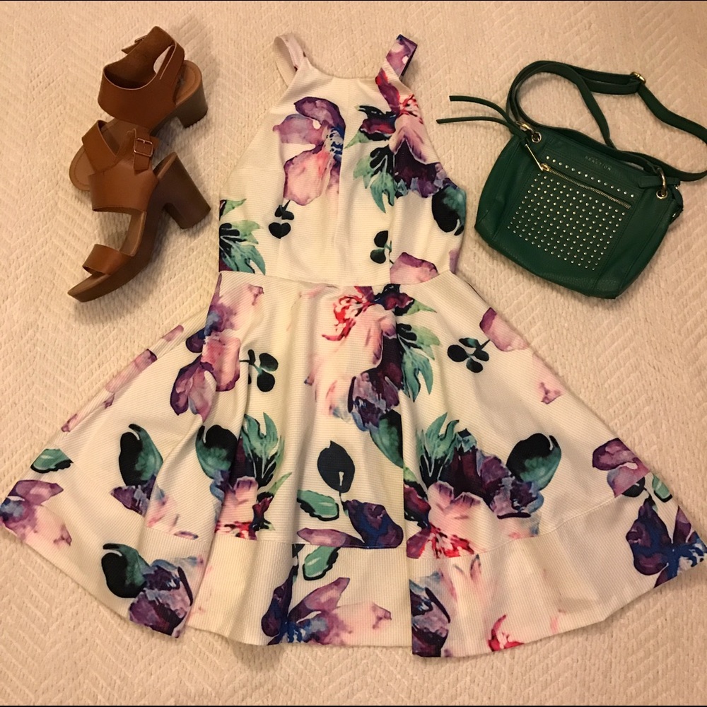 Amazing Lace White Floral Halter Cocktail Dress